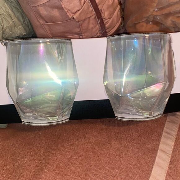 NWT! Rachel Zoe Iridescent Faceted Wine Gl… - Picture 5 of 5